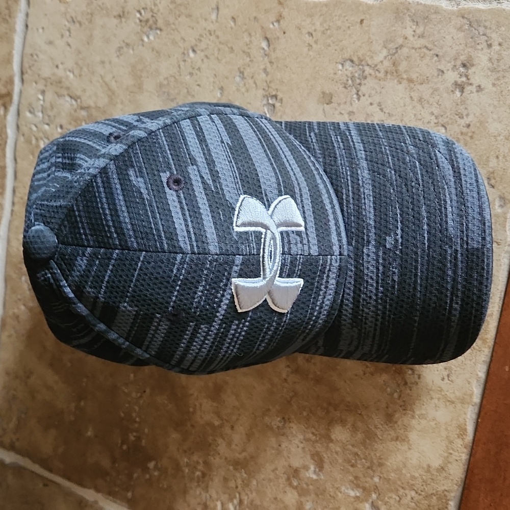 Underarmour black and gray baseball hat YOUTH size s/m - Picture 2 of 6